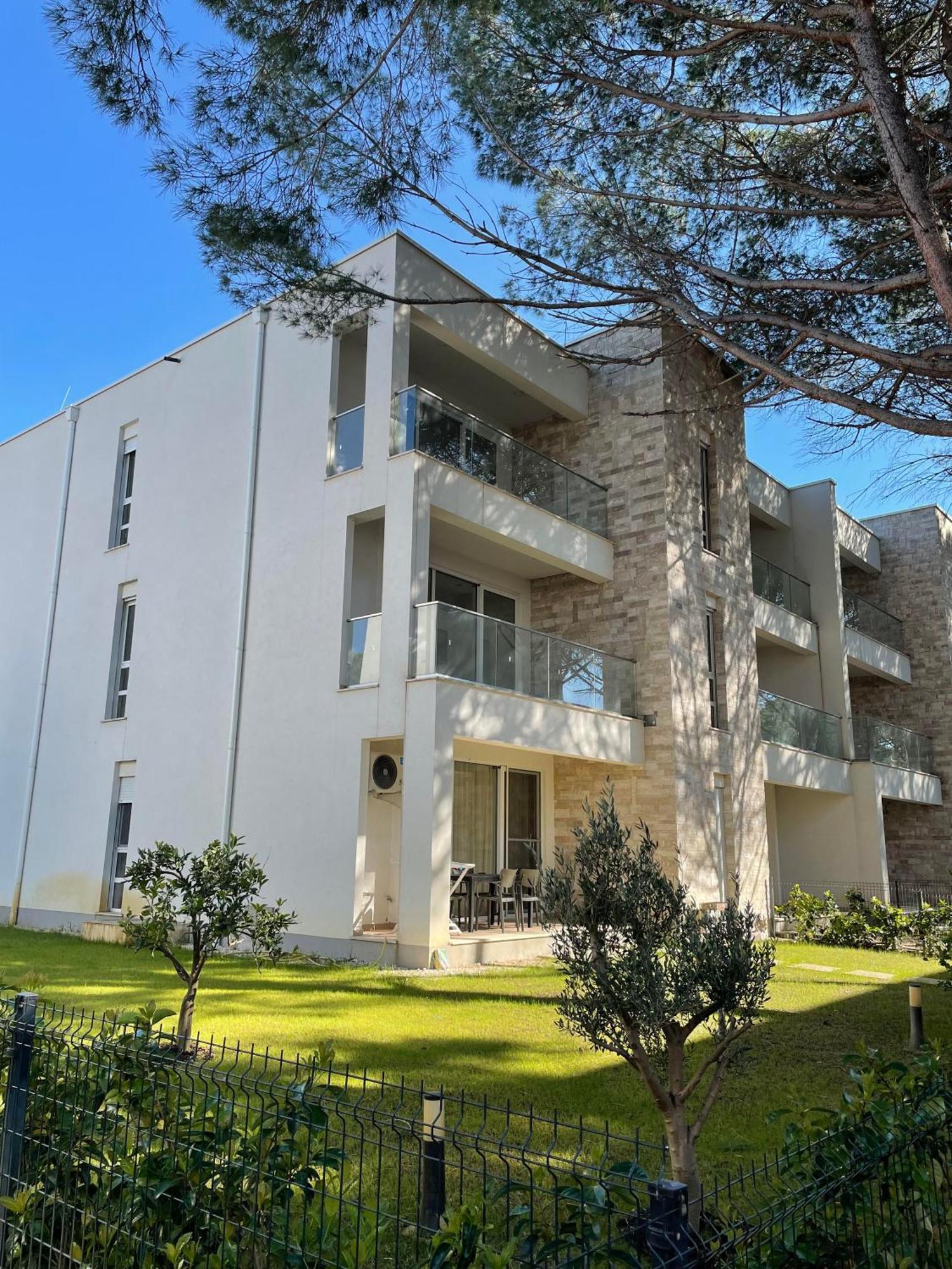 M&E Premium Apartments - San Pietro Durres Bagian luar foto